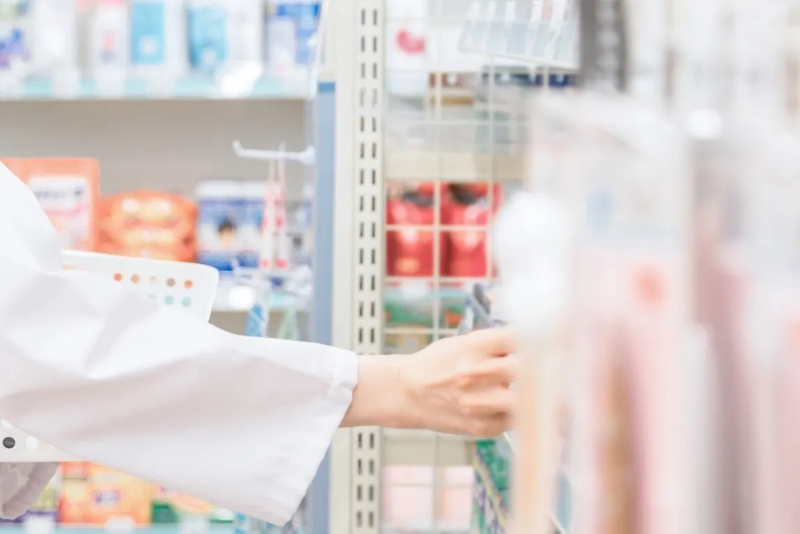 【トモズ学芸大学店】ドラッグストアの品出しスタッフ